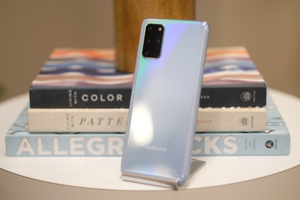 Cận cảnh bộ 3 smartphone Galaxy S20: Nâng cấp ấn tượng về camera - 10 Cận cảnh bộ 3 smartphone Galaxy S20: Nâng cấp ấn tượng về camera - 10