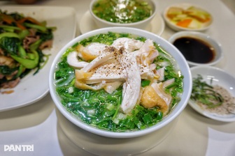 Quán phở Bắc gây sốt vì lời khen "ngon nhất TPHCM": Thực hư thế nào?