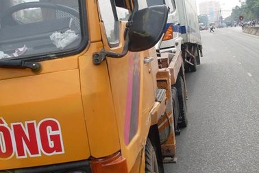 Mất phanh, xe cứu hộ liên tiếp gây tai nạn