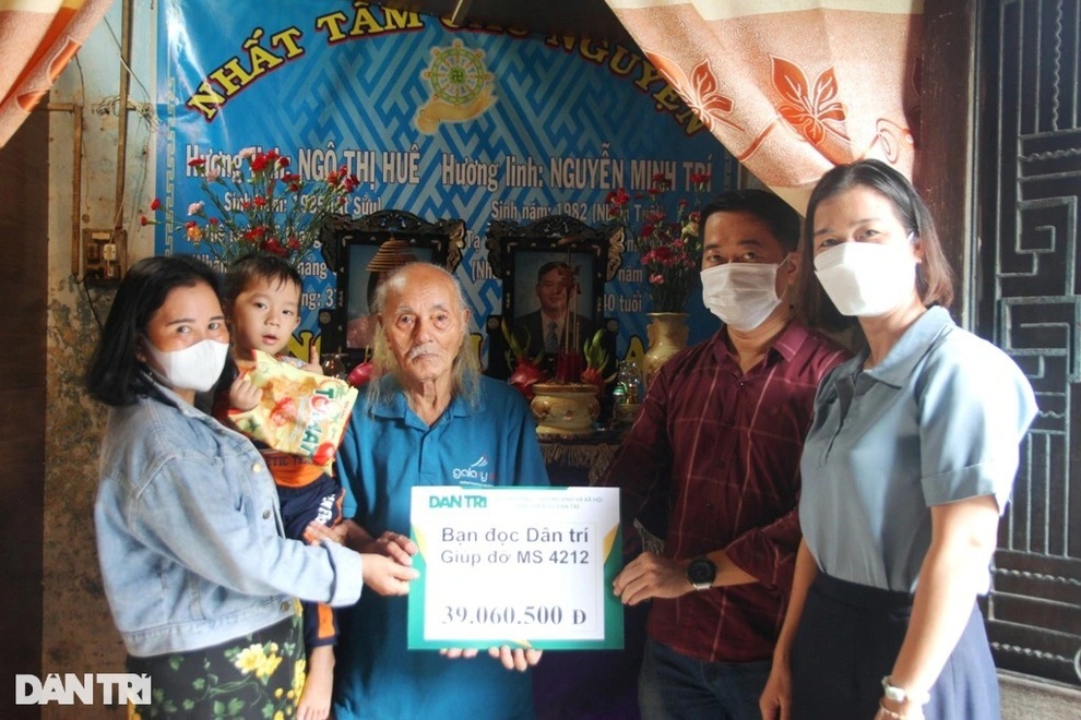 Bạn đọc Dân trí giúp đỡ 3 trẻ mồ côi, bố mẹ tử vong trong vụ hỏa hoạn - 1 Bạn đọc Dân trí giúp đỡ 3 trẻ mồ côi, bố mẹ tử vong trong vụ hỏa hoạn - 1