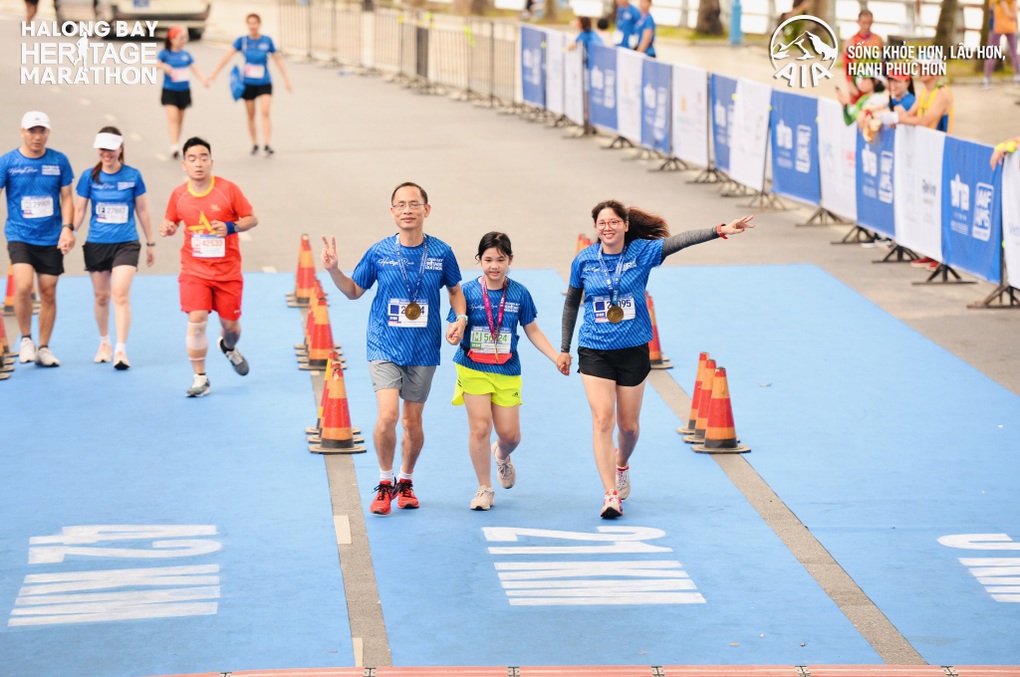 Gần 6000 vận động viên tham gia giải Marathon Quốc tế Di sản Hạ Long 2022 - 3 Gần 6000 vận động viên tham gia giải Marathon Quốc tế Di sản Hạ Long 2022 - 3