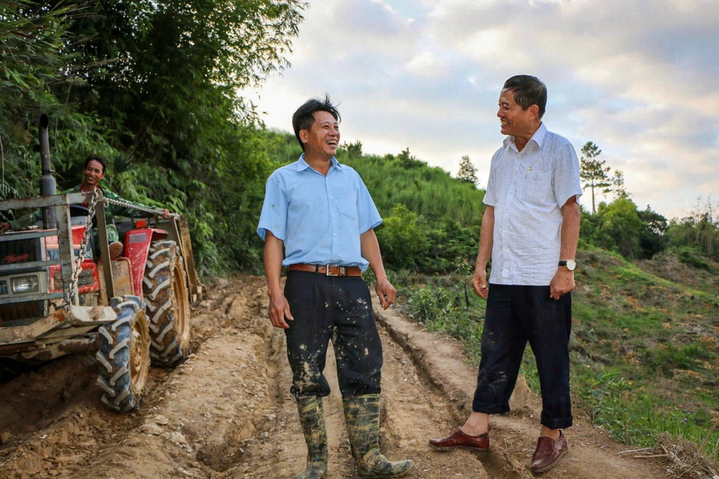 Niềm tin bền bỉ và sự sẻ chia suốt hành trình hàng chục năm - 2 Niềm tin bền bỉ và sự sẻ chia suốt hành trình hàng chục năm - 2