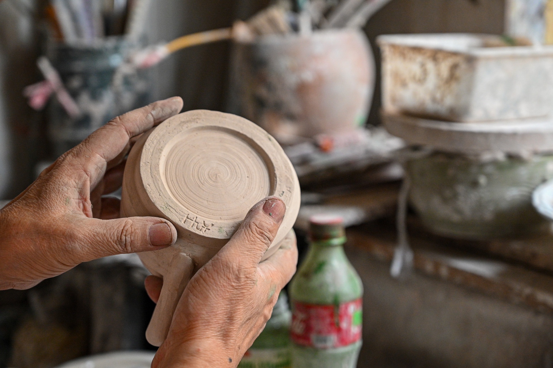 Nghệ nhân 50 năm giữ lửa nghề truyền thống gốm Bát Tràng - 5