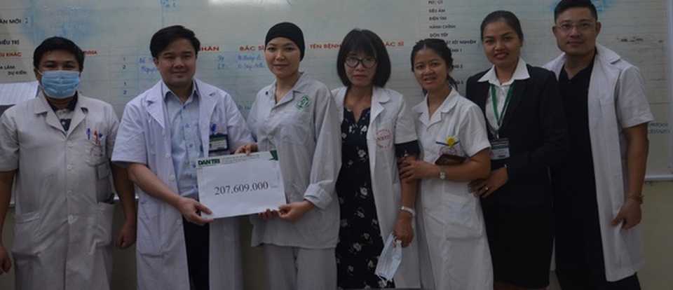 Nữ điều dưỡng mắc ung thư kép nghẹn ngào được bạn đọc tiếp tục giúp đỡ - 2 Nữ điều dưỡng mắc ung thư kép nghẹn ngào được bạn đọc tiếp tục giúp đỡ - 2