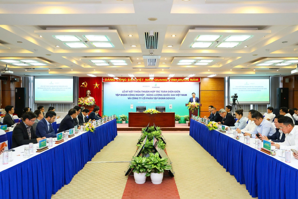 Petrovietnam hợp tác toàn diện với SOVICO phát triển năng lượng và kinh tế - 1 Petrovietnam hợp tác toàn diện với SOVICO phát triển năng lượng và kinh tế - 1