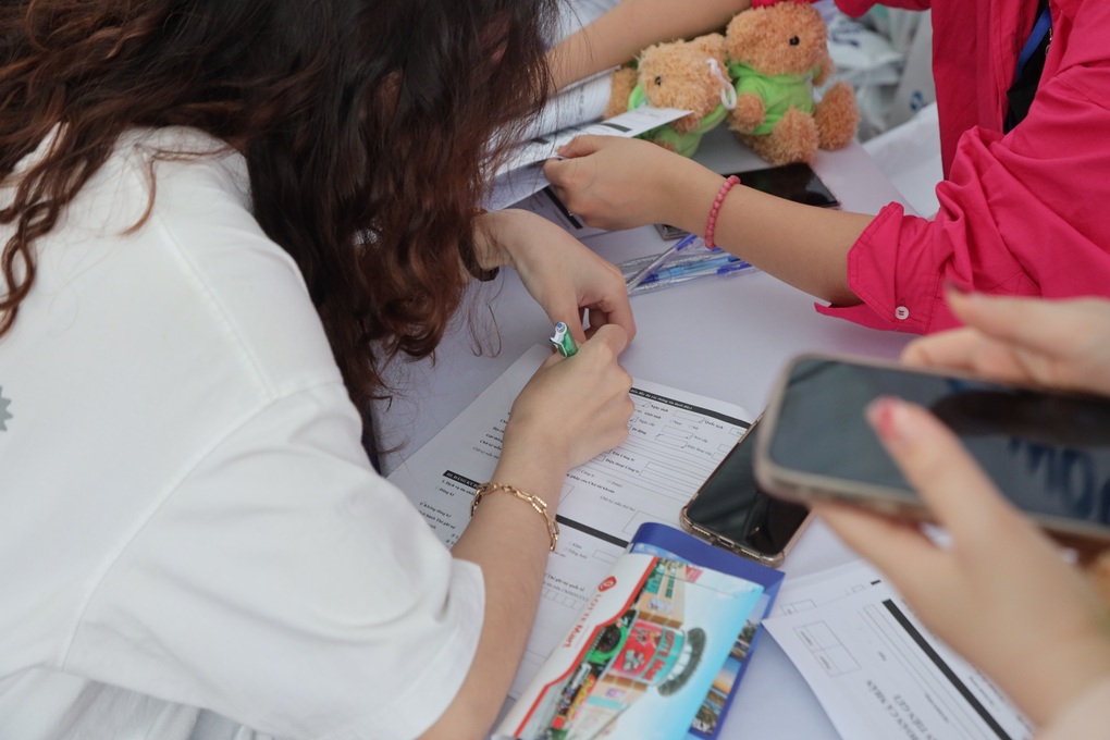 Ở TPHCM lương chỉ 5 triệu đồng, đi làm hay ở nhà mẹ nuôi? - 1 Ở TPHCM lương chỉ 5 triệu đồng, đi làm hay ở nhà mẹ nuôi? - 1