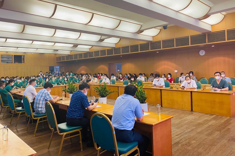 1500 giáo viên, sinh viên Cao đẳng Y tế Bạch Mai xuất quân chi viện TPHCM - 3 1500 giáo viên, sinh viên Cao đẳng Y tế Bạch Mai xuất quân chi viện TPHCM - 3