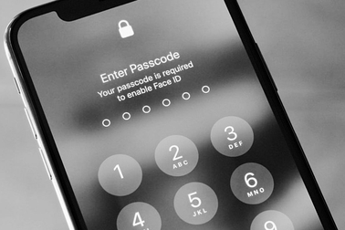 FBI mở khóa thành công iPhone của kẻ xả súng mà không cần Apple giúp đỡ