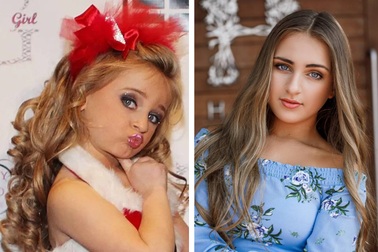 Hoa hậu nhí kiếm tiền giỏi nhất nước Mỹ trở thành nữ triệu phú ở tuổi 17