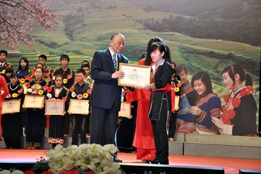 "Phải đặc biệt quan tâm con em đồng bào dân tộc thiểu số"