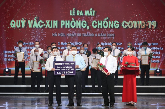 T&T Group và hệ sinh thái của bầu Hiển đóng góp gần 240 tỷ đồng phòng chống dịch COVID-19 - Ảnh 1.