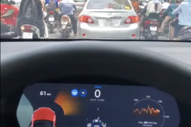 Hệ thống trợ lái tân tiến nhất thế giới "chào thua" giao thông Việt Nam