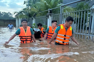 Xã ở Đồng Nai ngập sâu sau mưa lớn