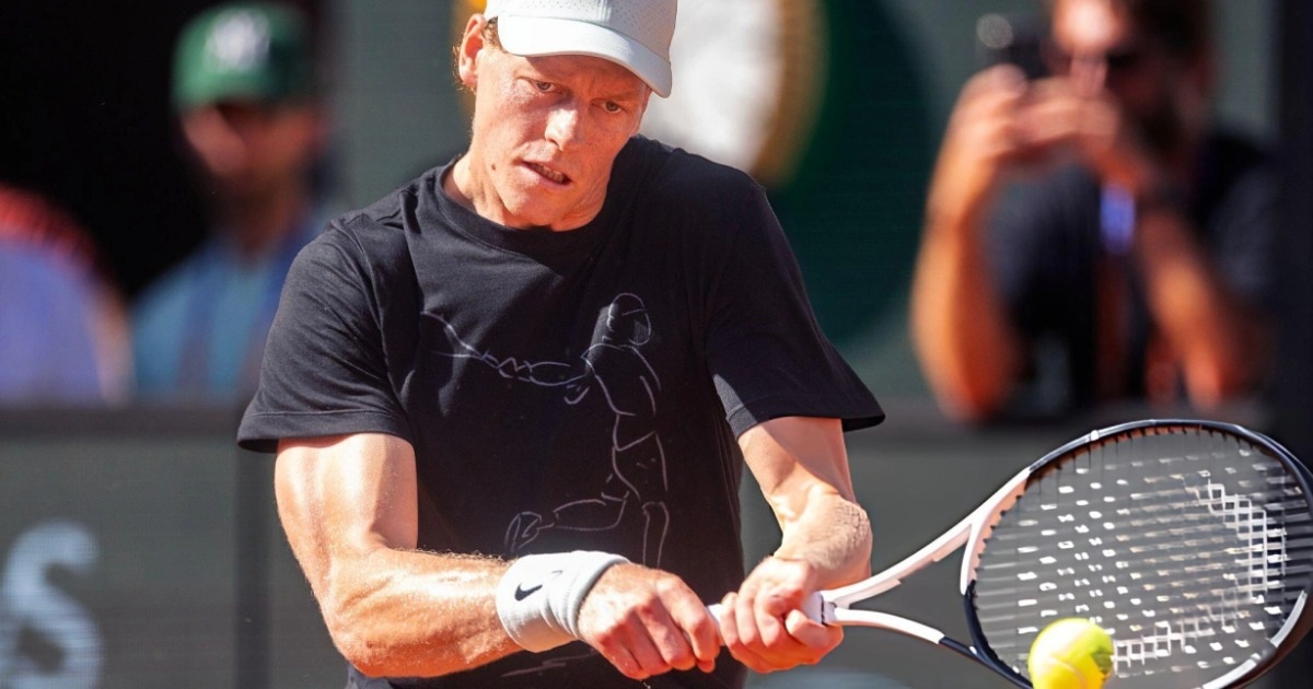 Sinner hướng tới kỳ tích Roland Garros sánh ngang Nadal | Báo Dân trí