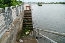 Bờ sông Cần Thơ nơi 2 anh em ruột đuối nước thương tâm