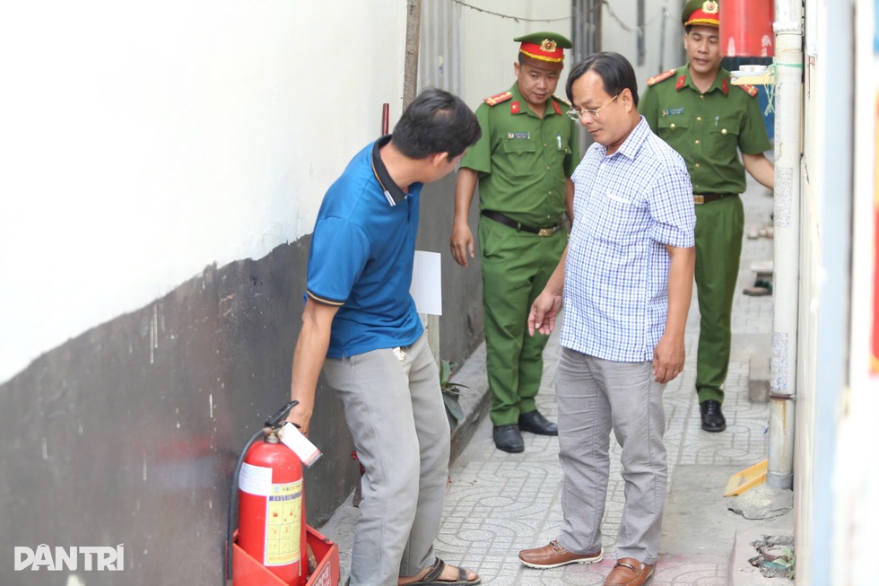 Chủ trọ ở TPHCM nín thở chờ công an kiểm tra an toàn PCCC - 3