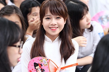 Vẻ đẹp trong sáng, đáng yêu của nữ sinh Phan Đình Phùng