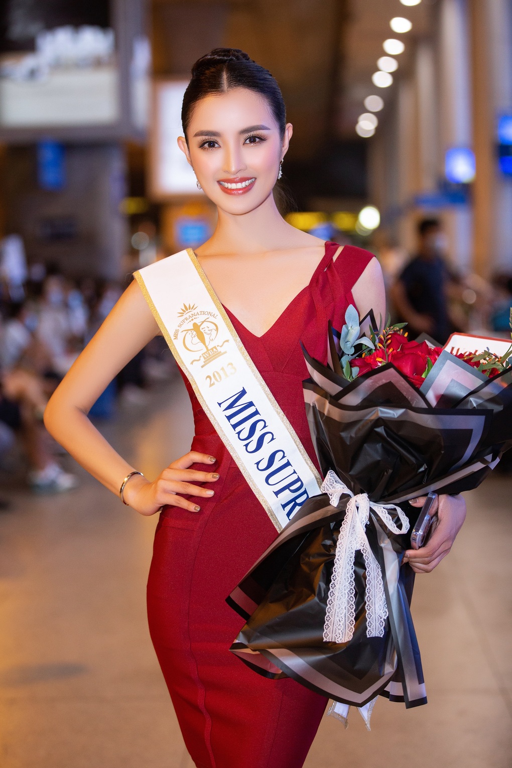 Hoa hậu Siêu quốc gia 2013 khoe nhan sắc tựa nữ thần khi đến Việt Nam - 2 Hoa hậu Siêu quốc gia 2013 khoe nhan sắc tựa nữ thần khi đến Việt Nam - 2