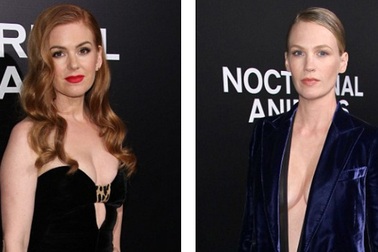 Kiều nữ Hollywood bốc lửa khoe ngực đầy