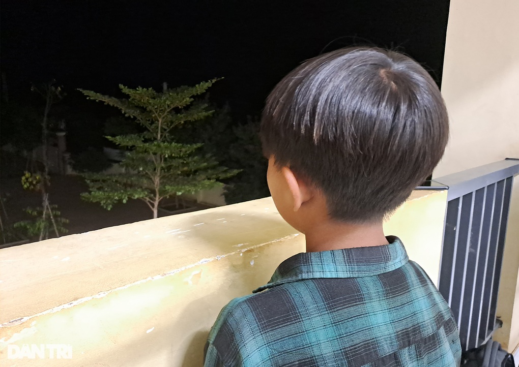 Cậu bé 10 tuổi nghẹn ngào: Mẹ cháu đi tù... - 2 Cậu bé 10 tuổi nghẹn ngào: Mẹ cháu đi tù... - 2