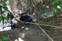 Phát hiện 3 người trong gia đình tử vong dưới mương nước thải