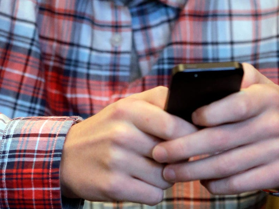 Bất chấp nguy cơ an ninh, Tổng thống Mỹ vẫn sử dụng điện thoại bảo mật kém - 2 Bất chấp nguy cơ an ninh, Tổng thống Mỹ vẫn sử dụng điện thoại bảo mật kém - 2