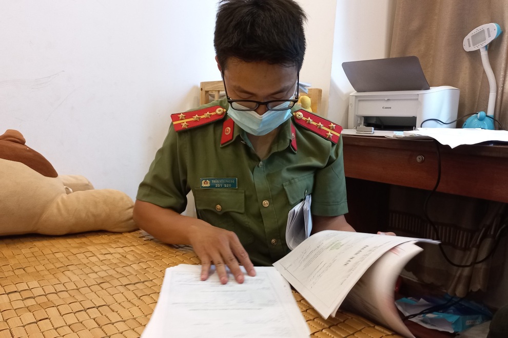 Bắt nữ phiên dịch viên tiếng Trung giúp chuyên gia nhập cảnh trái phép - 2 Bắt nữ phiên dịch viên tiếng Trung giúp chuyên gia nhập cảnh trái phép - 2