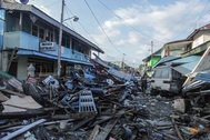 Động đất/sóng thần tại Indonesia: 34 sinh viên bị chôn vùi, 52 người mất tích