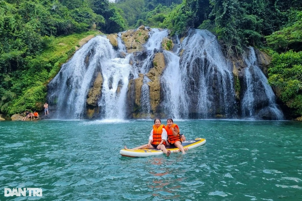 Vé máy bay tăng cao: Du lịch gặp khó nếu chỉ sống nhờ đường bộ, đường sắt - 2