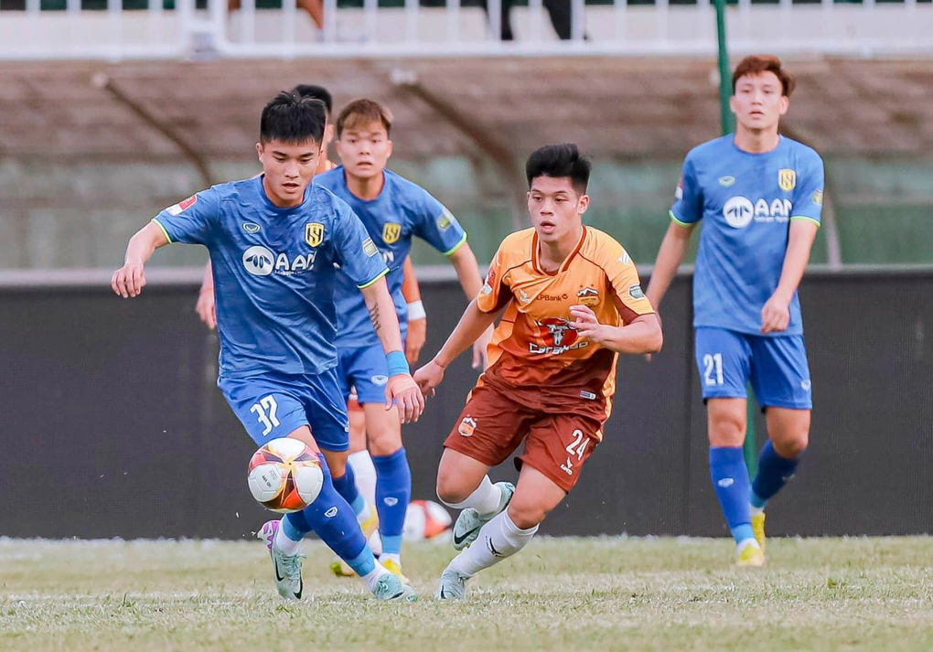 Sông Lam Nghệ An: Thế lực bóng đá một thời và nguy cơ xuống hạng - 1 Sông Lam Nghệ An: Thế lực bóng đá một thời và nguy cơ xuống hạng - 1