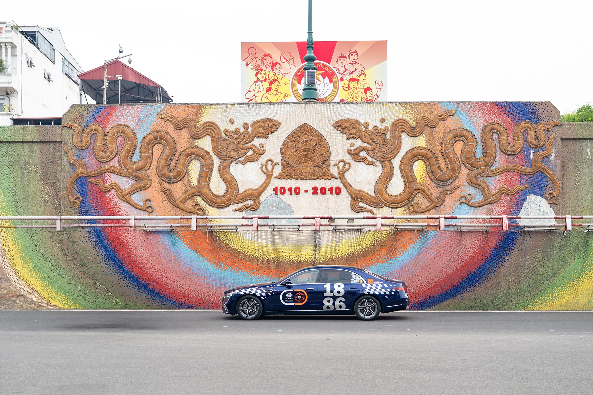 Mũi tên bạc SLR McLaren và loạt xe Mercedes hiếm tái xuất ở Hà Nội - 7