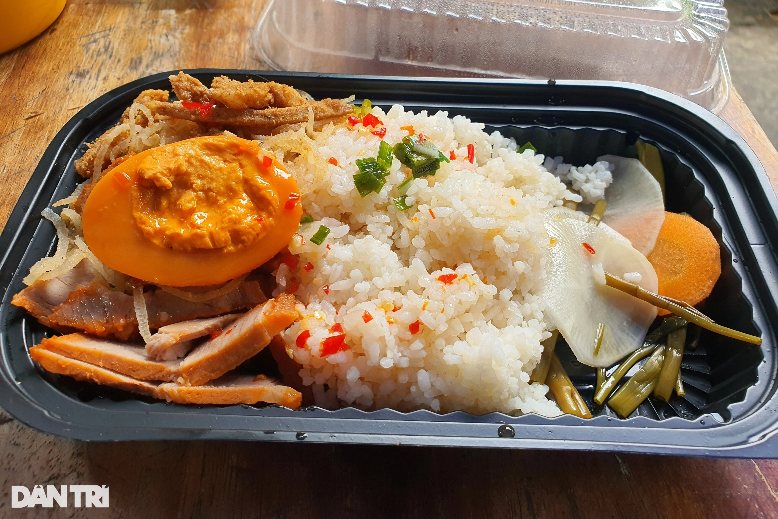 Nhiều nguy cơ khi học sinh ăn thực phẩm bán qua mạng: Im lặng là đồng lõa - 4 Nhiều nguy cơ khi học sinh ăn thực phẩm bán qua mạng: Im lặng là đồng lõa - 4