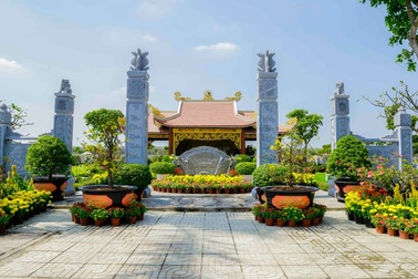 Hoa Viên Bình An tặng khách hàng xe ôtô và 100 cây vàng