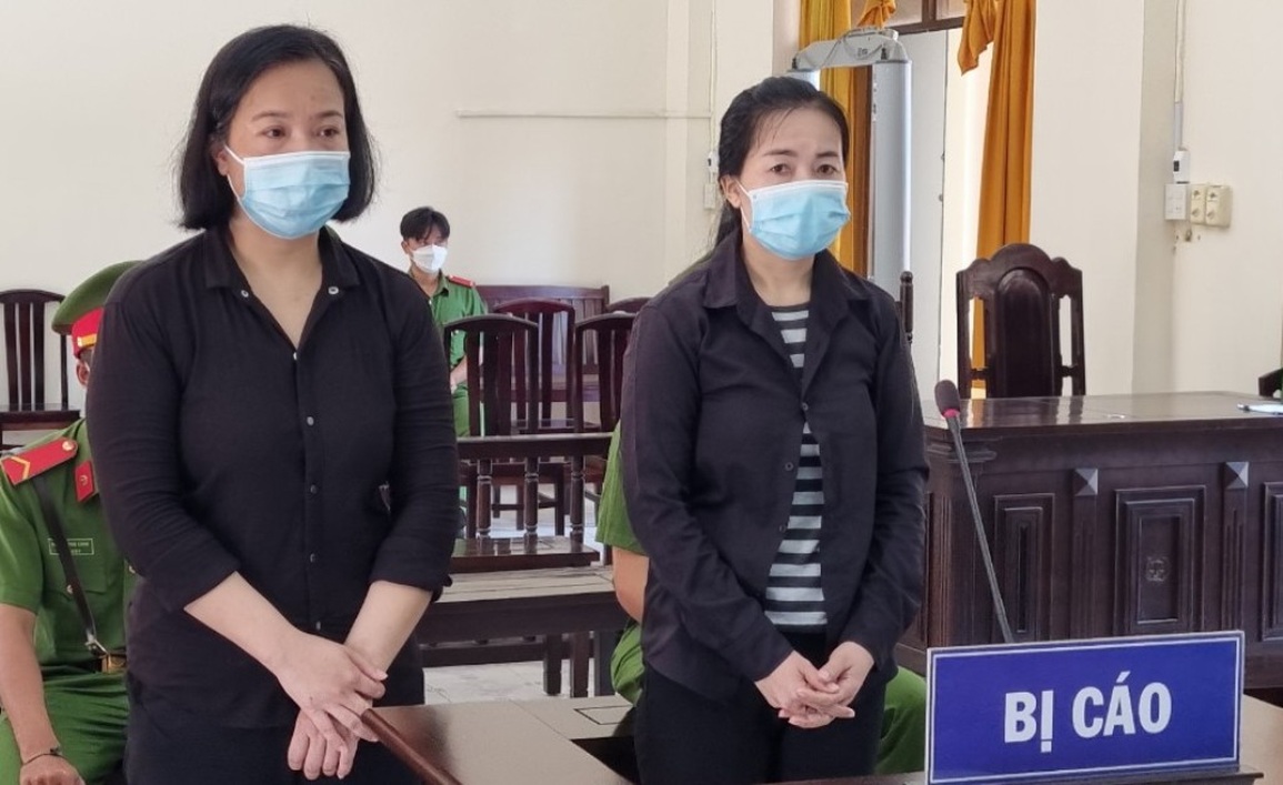 Làm giả sổ đỏ, chiếm đoạt hơn 4 tỷ đồng, 2 chị em chia nhau 24 năm tù - 1 Làm giả sổ đỏ, chiếm đoạt hơn 4 tỷ đồng, 2 chị em chia nhau 24 năm tù - 1