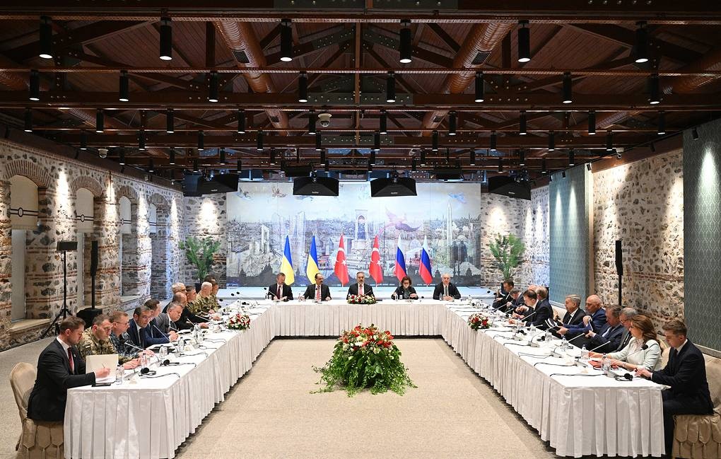 Ukraine đình chỉ đàm phán hòa bình với Nga - 1 Ukraine đình chỉ đàm phán hòa bình với Nga - 1