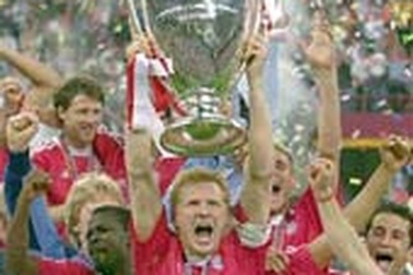Effenberg: “Bayern Munich bất bại”