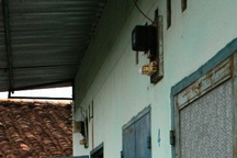 Sẽ phạt nặng chủ nhà trọ bán điện giá cao