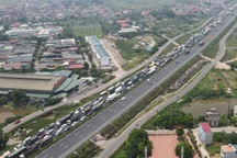 Vì sao cửa ngõ Hà Nội "thất thủ", giao thông ùn tắc từ sáng đến tối?