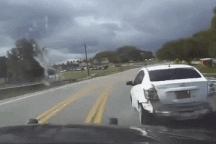 Một pha truy bắt xe vi phạm đầy gay cấn của cảnh sát Mỹ