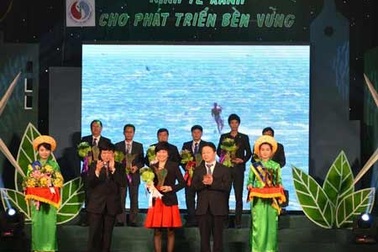 Ajinomoto Việt Nam nhận danh hiệu “doanh nghiệp kinh tế xanh 2013”