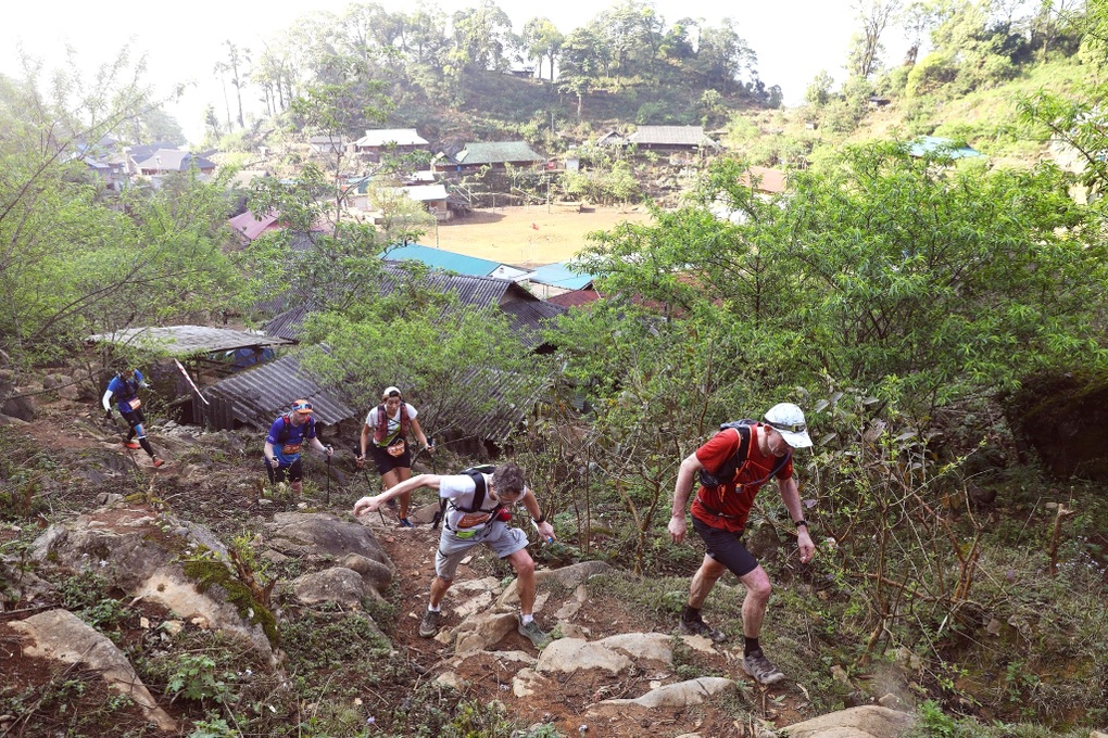 Vận động viên tử vong trong lúc chạy Giải siêu Marathon Việt Nam - 2 Vận động viên tử vong trong lúc chạy Giải siêu Marathon Việt Nam - 2
