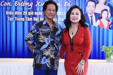 Danh ca Thanh Tuyền kể chuyện vợ Chế Linh nhờ quản chồng hộ