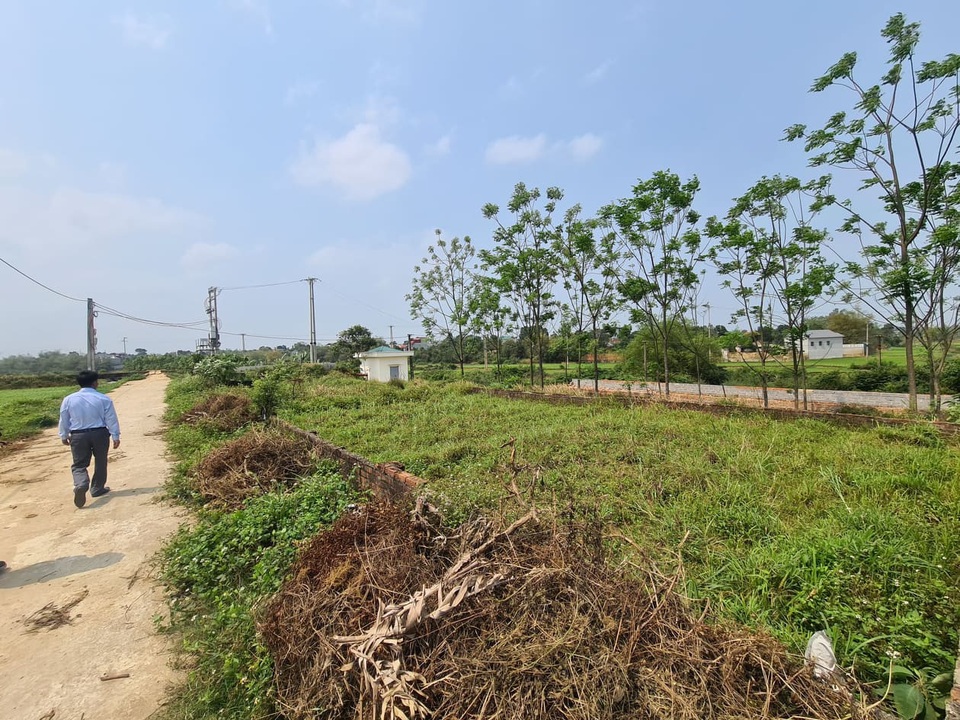 Ôm hàng chờ ăn chênh, sốt đất hạ nhiệt, cò nhận trái đắng, lâm cảnh nợ nần - 1 Ôm hàng chờ ăn chênh, sốt đất hạ nhiệt, cò nhận trái đắng, lâm cảnh nợ nần - 1