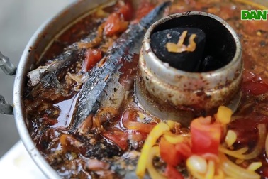 Người phụ nữ 25 năm tần tảo bán cá nục nuôi con ăn học