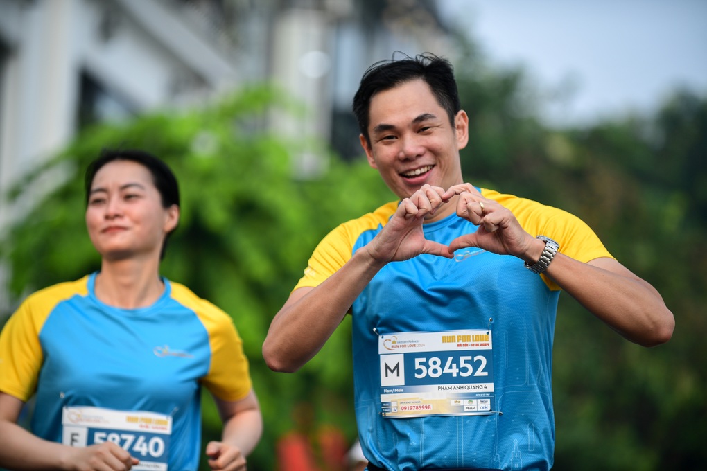 Vietnam Airlines mở bán vé giải chạy “Run For Love 2025” - 2