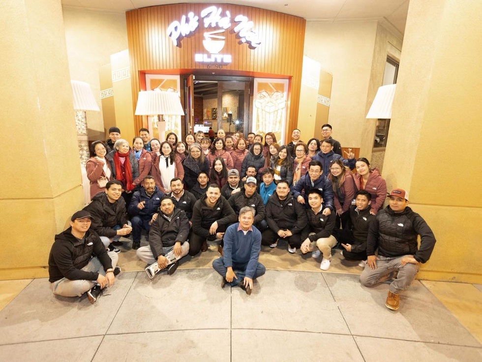 Bán phở ở Mỹ, vợ chồng Việt kiếm 35 tỷ đồng/tháng - 9