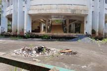 Ngôi trường gần 20 tỷ đồng bị bỏ hoang