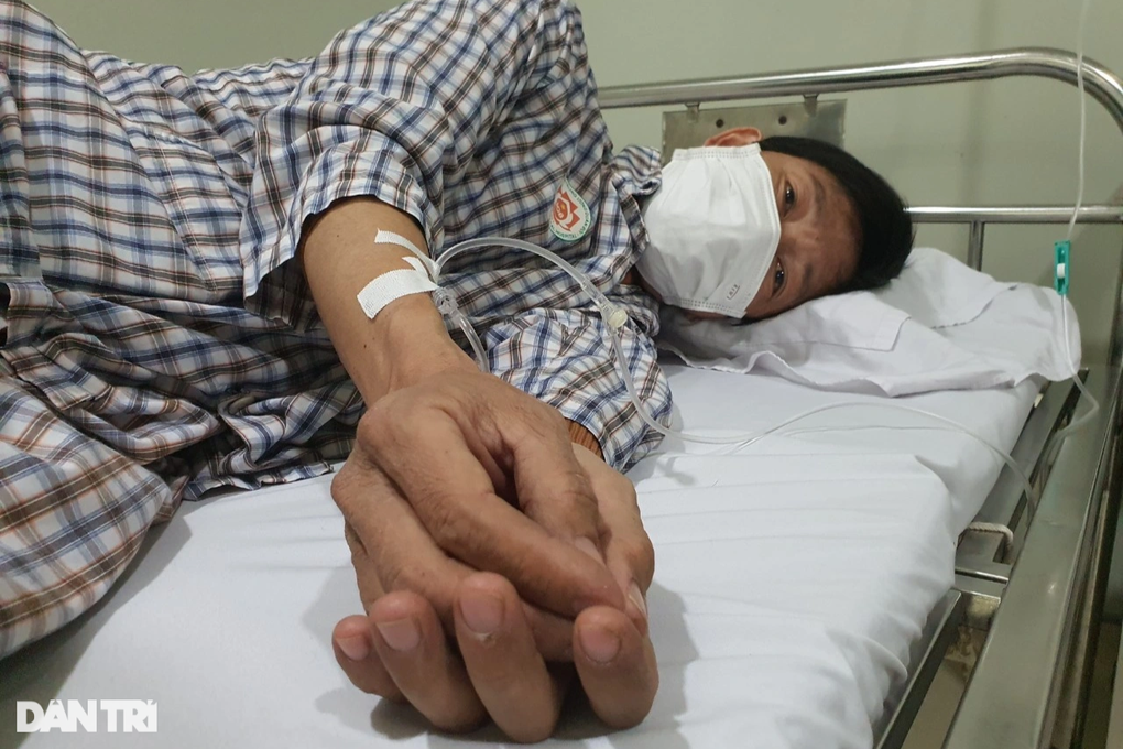 Người bố nghèo ung thư gan di căn, xin nhà hảo tâm thương con gái 4 tuổi - 5 Người bố nghèo ung thư gan di căn, xin nhà hảo tâm thương con gái 4 tuổi - 5