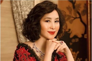 Nữ tỷ phú xinh đẹp và bản lĩnh "nhường" chồng cho hoa hậu Lý Gia Hân