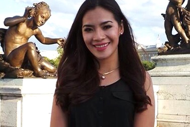 Hoa hậu Bích Dự tươi trẻ tại Pháp